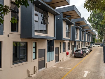 Ultra Modern Townhouse For Rent In Borrowdale