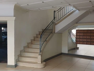 2 Bedroom Flat & Apartment