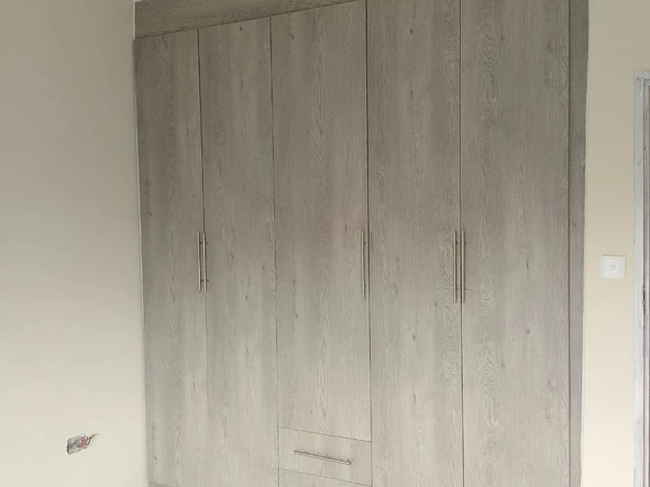 2 Bedroom Flat & Apartment