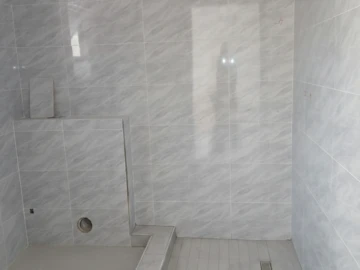 4 Bedroom Flat & Apartment