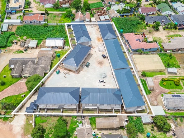 2 Bedroom Flat & Apartment