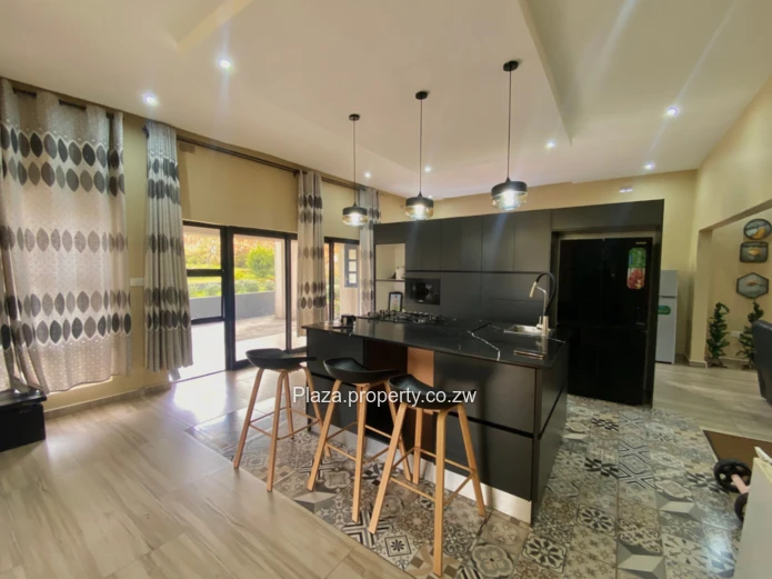 4 Bed Luxury Home in Crowhill Views!