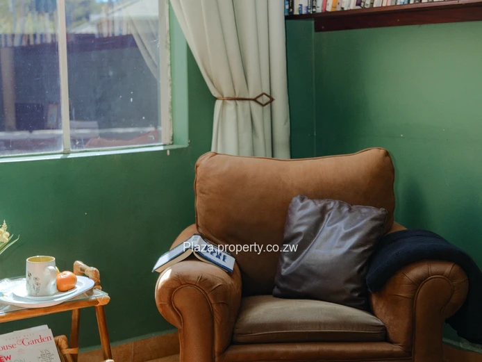 Executive Mature Home To Let 