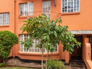 3 Bedroom Flat & Apartment