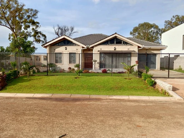 4 Bedroom Garden Flat