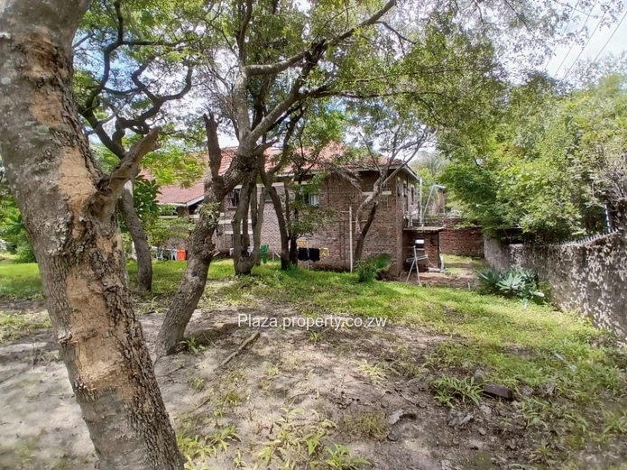 Monavale - Expansive Split-Level Family Home