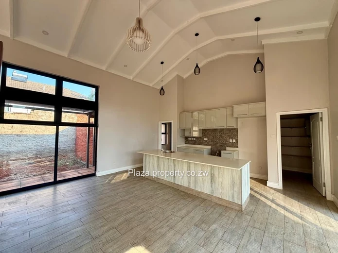 Space, Privacy & Security - Exclusive Helensvale Townhouse