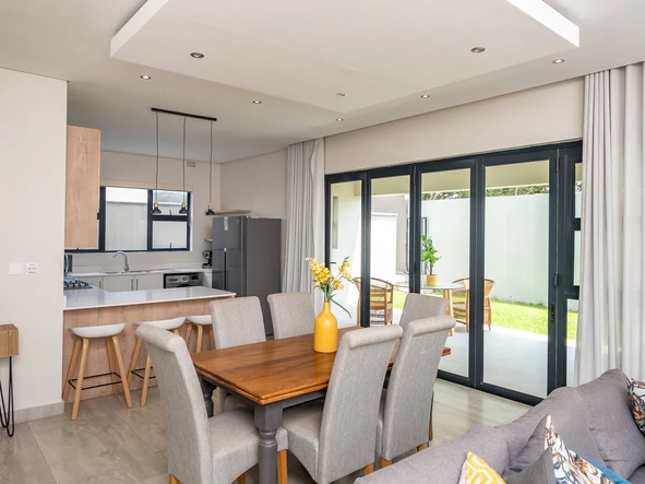 3 Bedroom Flat & Apartment