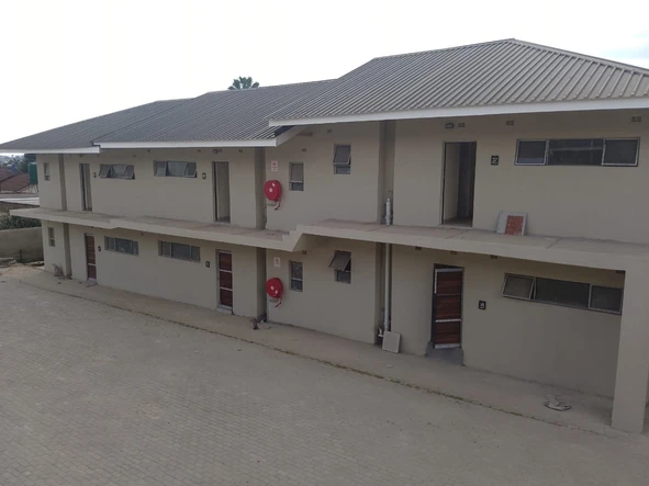 2 Bedroom Flat & Apartment