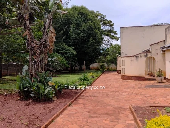 6 bedroom house for rent in Borrowdale