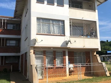 2 Bedroom Flat & Apartment