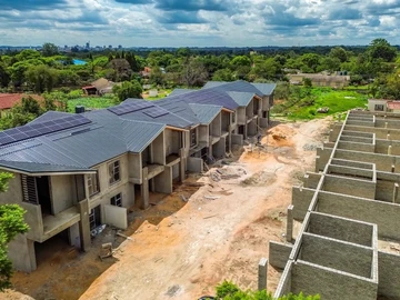 4 Bedroom Flat & Apartment