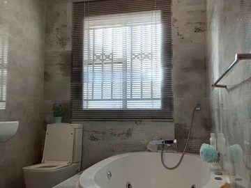 4 Bedroom Garden Flat