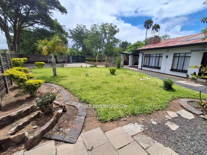 A Lovely Home in a Peaceful area near Lundi Park Golf Course