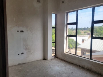 3 Bedroom Flat & Apartment