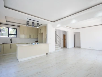 4 Bedroom Flat & Apartment