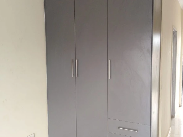 2 Bedroom Flat & Apartment
