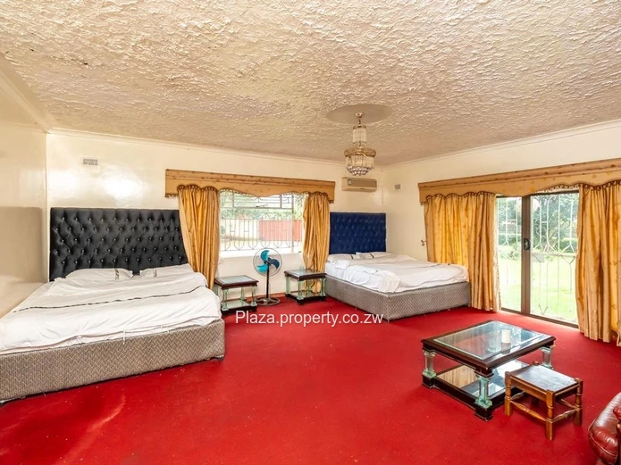 7 Bedroom House for Sale in Mount Pleasant