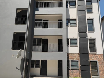 2 Bedroom Flat & Apartment