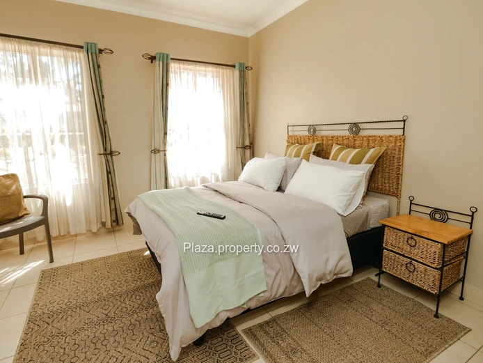 Executive Mature Home To Let 