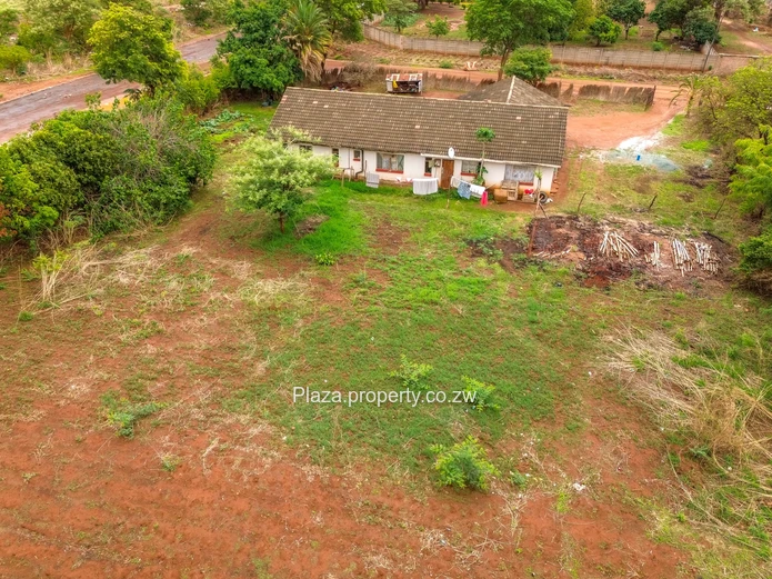 Spacious 4-Bedroom Home on 3045sqm in Chegutu Low-Density – Sykes Street