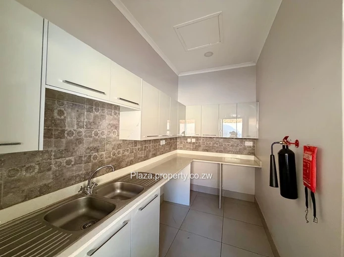 Space, Privacy & Security - Exclusive Helensvale Townhouse