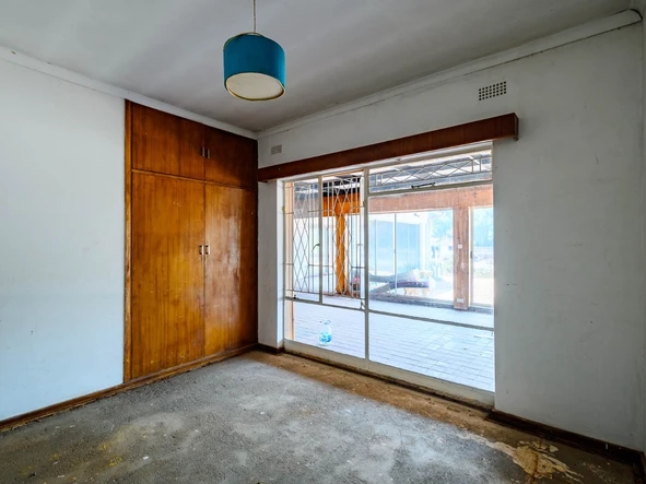 6 Bedroom House