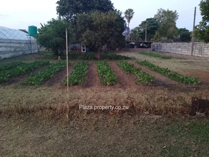 Cleveland, Greendale – 2,396sqm Panhandle Stand For Sale