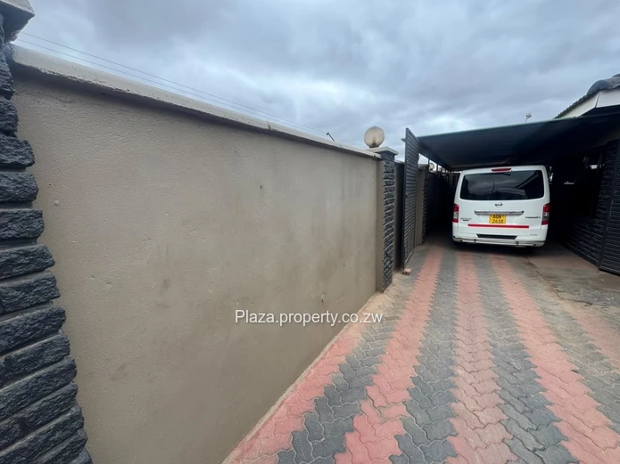 Modern 4- Bedroom Home for sale in Madokero