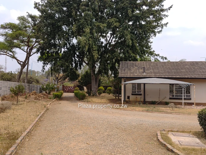 Commercial Property for rent in Highlands