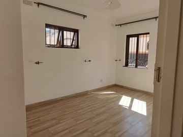 3 Bedroom Flat & Apartment