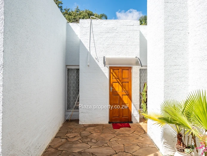 Elegant 4-Bedroom Family Home In Highlands (Sole Mandate)