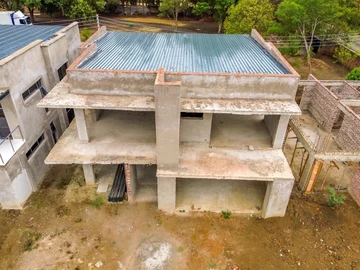 4 Bedroom Flat & Apartment