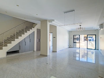 4 Bedroom Flat & Apartment