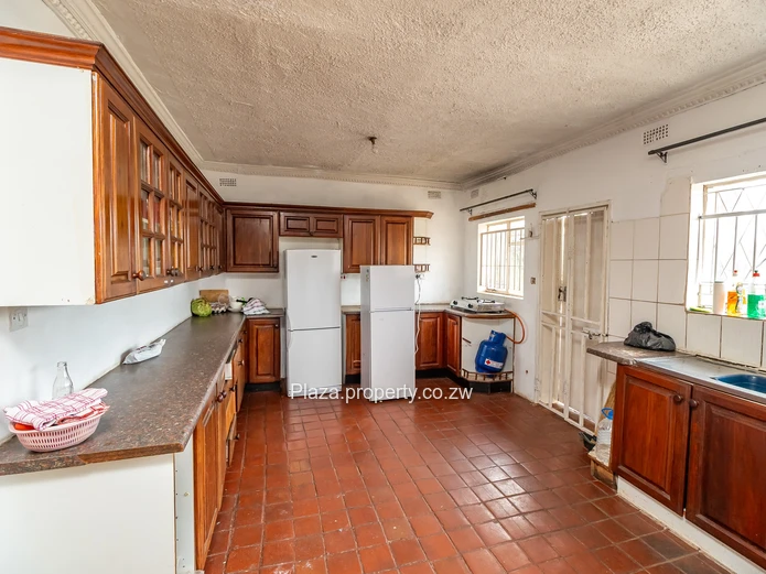 Exceptional Multi-Level Family Home with Self-Contained Cottage – Vainona (Cashcow) (Sole Mandate)