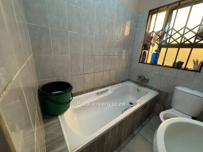 Modern 4- Bedroom Home for sale in Madokero