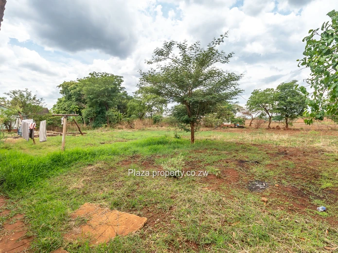 Spacious 4-Bedroom Home on 3045sqm in Chegutu Low-Density – Sykes Street