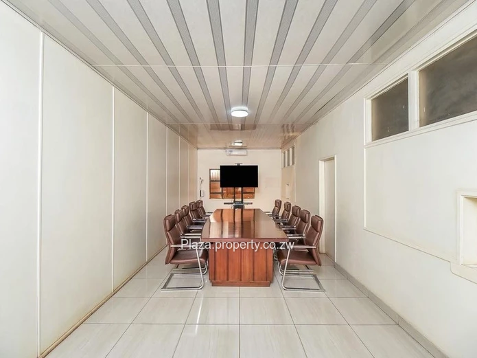 Willowvale Commercial: 5,000m² Site, 1,000m² Warehouse & Borehole
