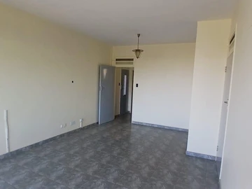2 Bedroom Flat & Apartment