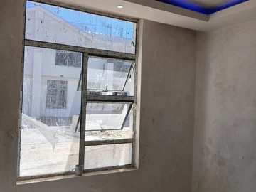 4 Bedroom Flat & Apartment