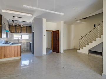 4 Bedroom Flat & Apartment