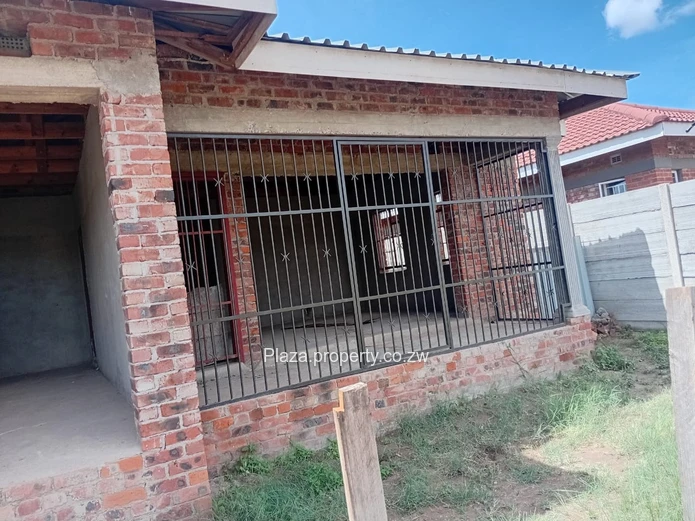 Incomplete house for sale in Glen View Extension