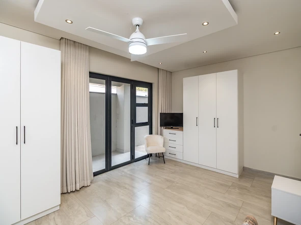 3 Bedroom Flat & Apartment