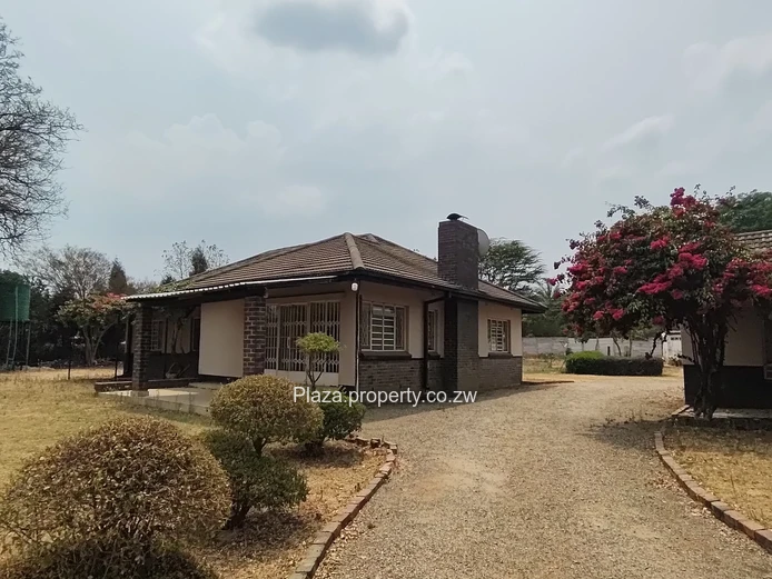 Commercial Property for rent in Highlands