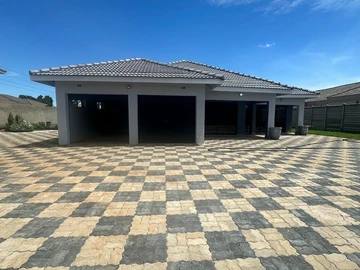 5 Bedroom House