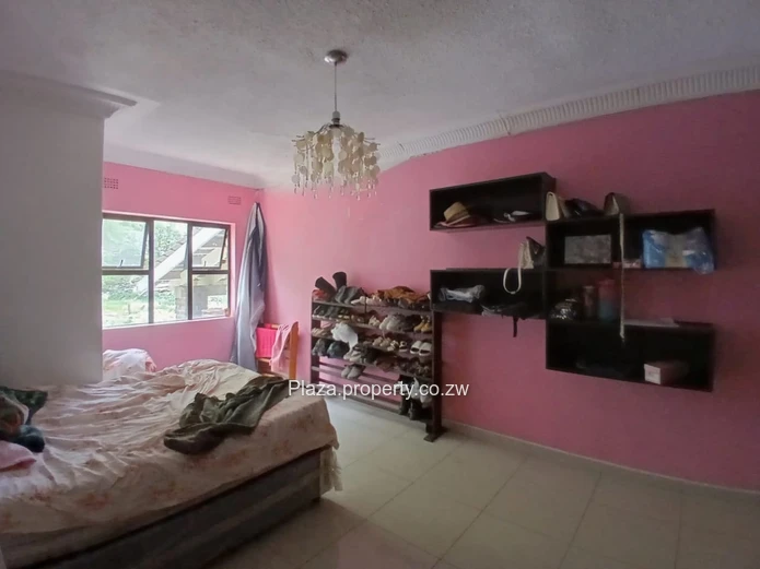 Monavale - Expansive Split-Level Family Home