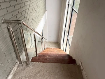 4 Bedroom Flat & Apartment